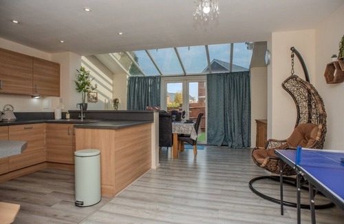 Gravesend House | Cosy entire home|Free Parking|Contractors