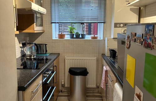 London Borough of Bromley House | Cosy entire one bedroom hideaway - private flat