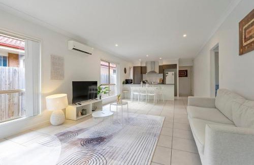 Coomera House | Cosy Escape Near the Parks