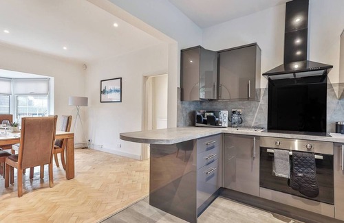 Sheffield House | Cosy, Exclusive Sheffield House near Peak district