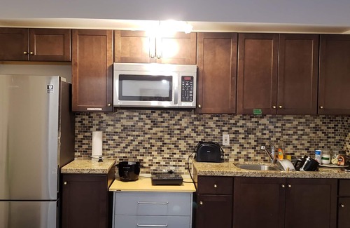 Mississauga Valleys Apartment | Cosy Executive Apartment for Short-term Guests