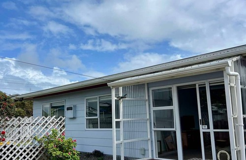 Fitzroy House | Cosy family cottage home in a great location