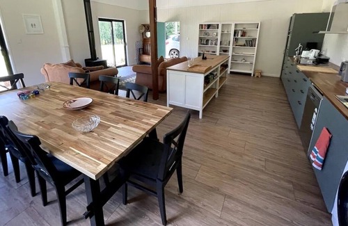 Harper Creek Other | Cosy farmhouse on 110 acres with forest and creeks