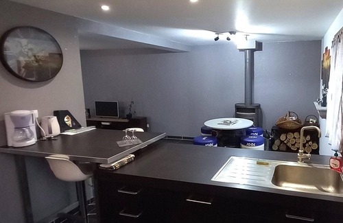 Veranne Cottage | Cosy Gîte avec Jardin Privatif, Idéal pour Motards et Randonneurs