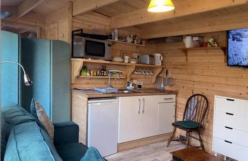 Harnham Ski Chalet | Cosy Garden Log Cabin