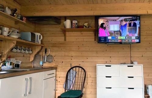 Harnham Ski Chalet | Cosy Garden Log Cabin