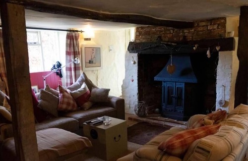 Axford Cottage | Cosy Wiltshire Cottage With Modern Extensions and Extensive Garden