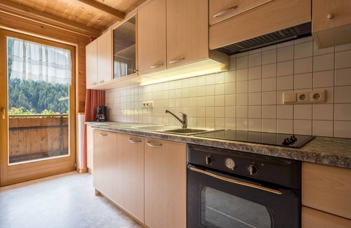 San Leonardo in Passiria Apartment | Cosy holiday apartment "Haus Hubertus - FeWo 5" with Wi-Fi