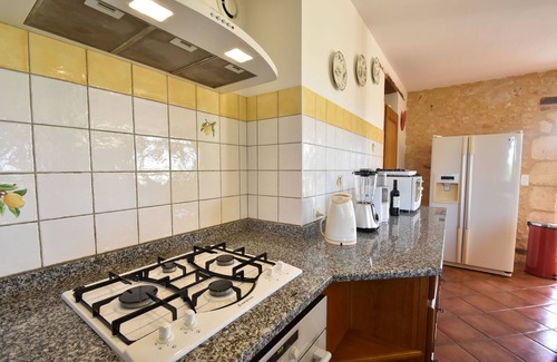 Coux-et-Bigaroque-Mouzens House | Cosy holiday home with swimming pool