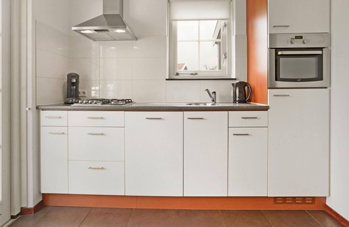 Municipality of Nissewaard House | Cosy holiday home on the water with garden