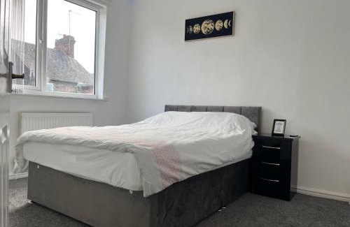 Tunstall House | Cosy home in Stoke on Trent