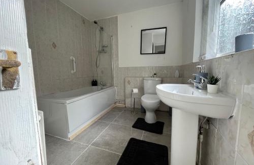 Tunstall House | Cosy home in Stoke on Trent