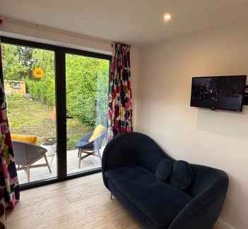 West End Apartment | Cosy Home with beautiful views