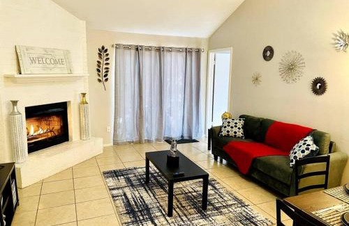 Panther Creek House | Cosy House - 3 Bed, 2 Baths in The Woodlands