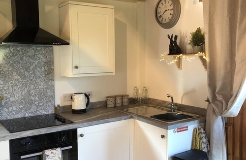 Ventnor Cabin | Cosy lodge with an outdoor bath on the Isle of Wight.