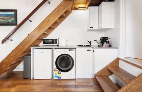 Miami House | Cosy Loft Studio in Mermaid Walk to Beach!