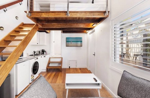 Miami House | Cosy Loft Studio in Mermaid Walk to Beach!