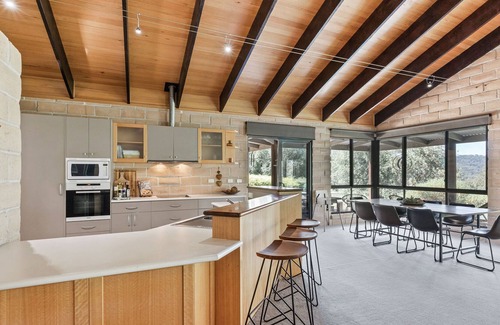 Myrtleford House | Cosy Lusso - Be immersed in the extraordinary beauty of the Alpine Valley