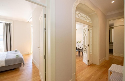 Santo Antonio Apartment | Cosy Marques de Pombal Apartment