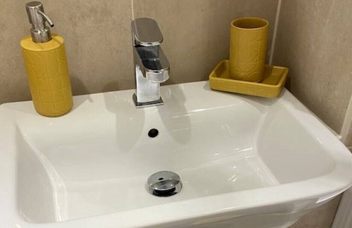 Gravesend Apartment | Cosy, Modern, 2 bed Double En-suite, Ebbsfleet