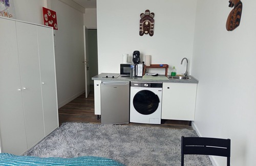 Cambrai Apartment | Cosy new studio in the heart of town with a view of the square