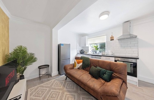 Chatham Apartment | Cosy One Bed Apartment, in the historic town of Chatham