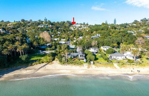 Palm Beach Villa | Cosy Palm Beach Cottage with Spectacular Seaviews