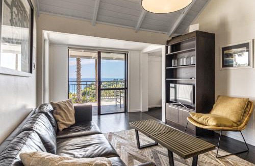 Palm Beach Villa | Cosy Palm Beach Cottage with Spectacular Seaviews