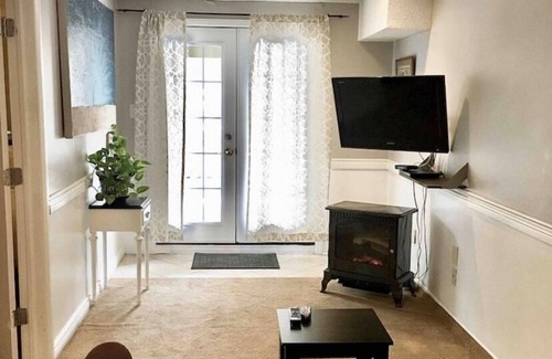 Newmarket Apartment | Cosy private apt