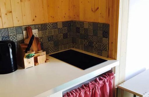 Oxford Apartment | Cosy Private Cabin with parking in good location