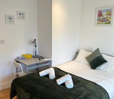 Euston House | Cosy Private Rooms near Euston Station, Central London