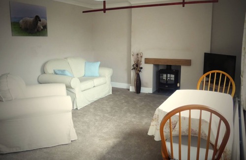 North Bitchburn Cottage | Cosy refurbished cottage on a farm in a quiet rural location with great views