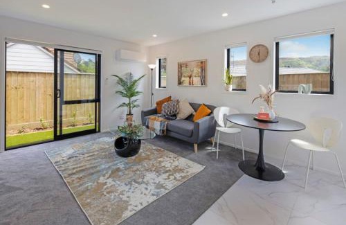Lower Hutt House | Cosy Retreat at Biddle Crescent