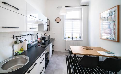 Felheviz Apartment | Cosy Rock Apartment