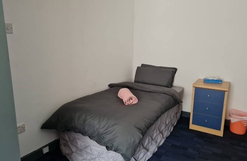 Elkesley Bed & Breakfast | Cosy room near East Midland Airport Room 7