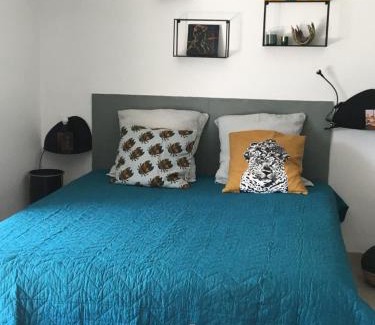 Anglet House | COSY ROOM PRIVATE BATH AND GARDEN