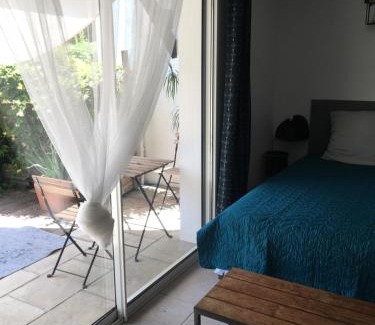 Anglet House | COSY ROOM PRIVATE BATH AND GARDEN