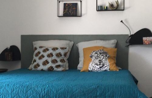 Anglet House | COSY ROOM PRIVATE BATH AND GARDEN