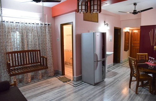 Tollygunge Apartment | Cosy room.superb location.comfort living