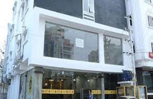 Madhapur House | Cosy Room With Private Bath And Work Desk
