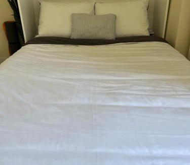 Laak Apartment | Cosy room with private bathroom and 2 bikes