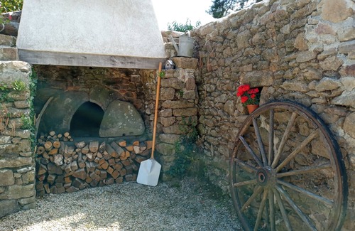 Saint-Helen Cottage | Cosy Rural Country Gite (2 Bedrooms, Sleeps 4) Near Dinan