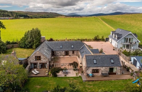 Banchory Cottage | Cosy rural retreat with fab views, unspoilt area pet friendly sleeps 3