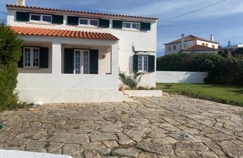Praia das Macas House | Cosy Seafront Villa With Superb View