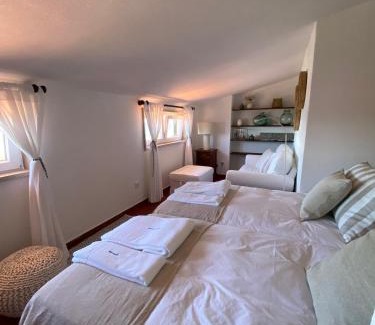 Praia das Macas House | Cosy Seafront Villa With Superb View
