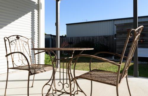 Beauty Point House | Cosy Self-Contained Unit with QBed, Parking & Wifi