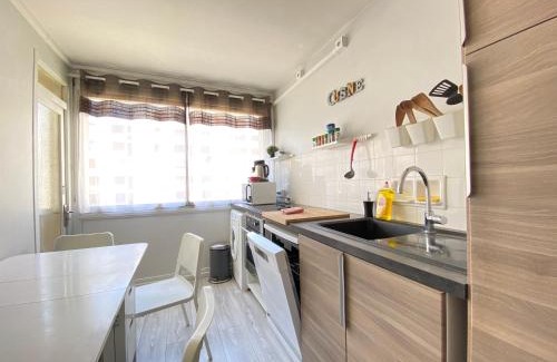 Sablon - Trudaine Apartment | Cosy, spacieux avec 3 chambres et espaces de travail - Pres Bas