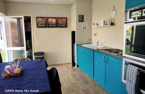 Ruawai Cabin | Cosy stand alone one bedroom self contained unit. It has all your basic needs