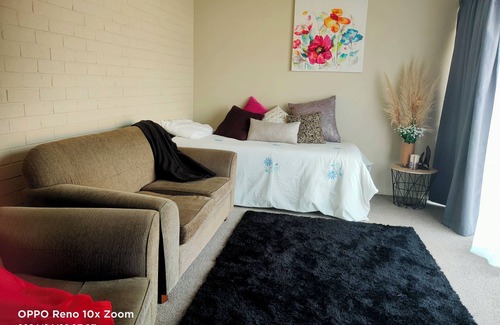 Ruawai Cabin | Cosy stand alone one bedroom self contained unit. It has all your basic needs