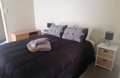 Ruawai Cabin | Cosy stand alone one bedroom self contained unit. It has all your basic needs